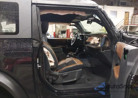 2022 Ford Bronco Outer Banks z USA, uszkodzony, nr VIN 1FMDE5CP1NLB07553